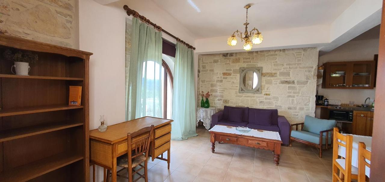 Aelia Apartment กามิลารี ภายนอก รูปภาพ