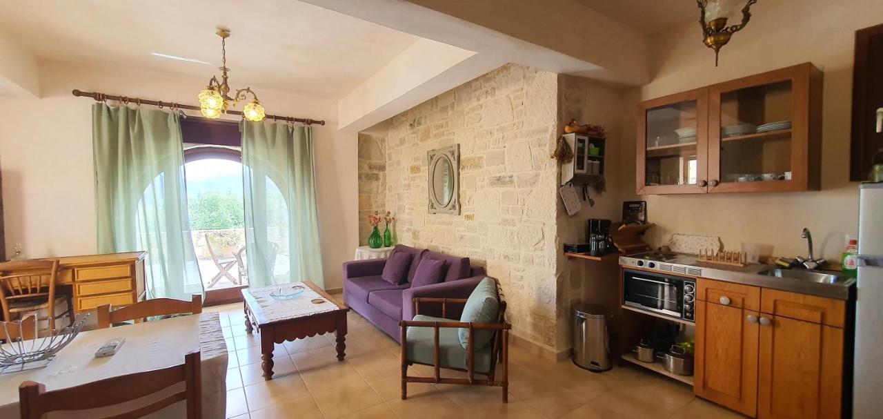 Aelia Apartment กามิลารี ภายนอก รูปภาพ